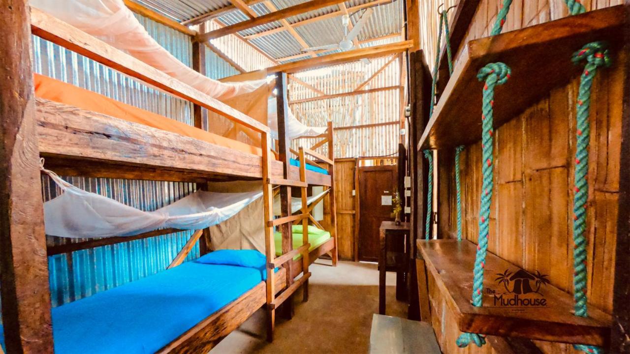 The Mudhouse Hostel Момпиче Экстерьер фото